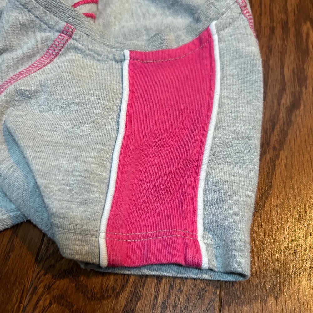 *CLEARANCE* Nike Kids Gray T-Shirt with Pink Accents - Size 6X - Picture 4 of 9